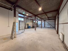 Popesti-Leordeni Hala industriala de inchiriat 361 mp + birouri 180 mp